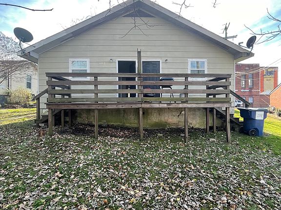 2nd image of 104 Beech St #A