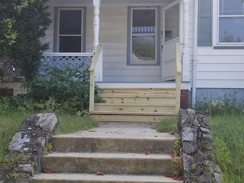 Front steps recently re-done and painted (not shown in picture).
