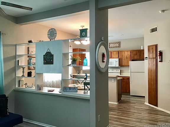 5th image of 15010 Leeward Dr #706