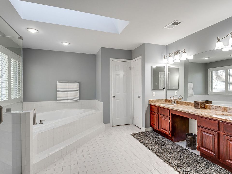 1st image of 722 Old Hunt Way