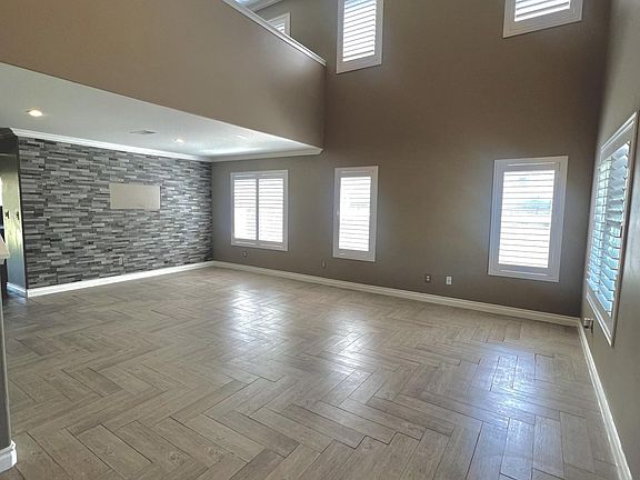 5th image of 11110 Sweet River Dr
