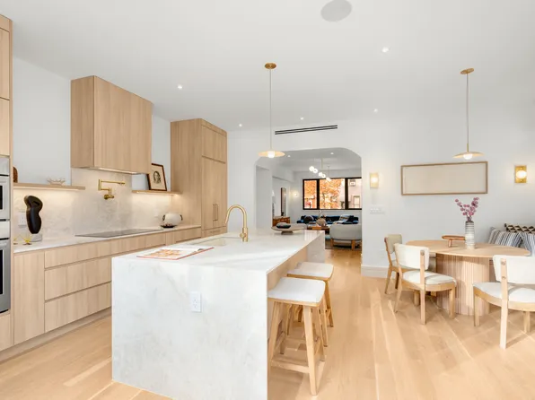 980 Metropolitan Avenue image 6 of 21