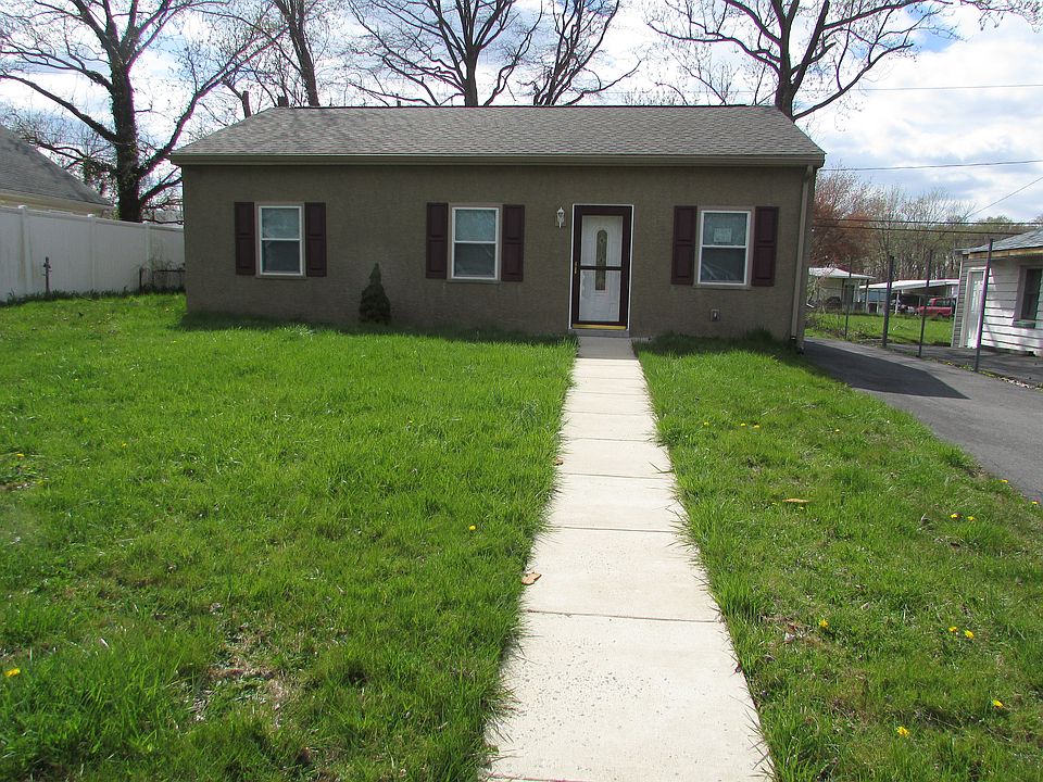1st image of 420 Bethune Dr