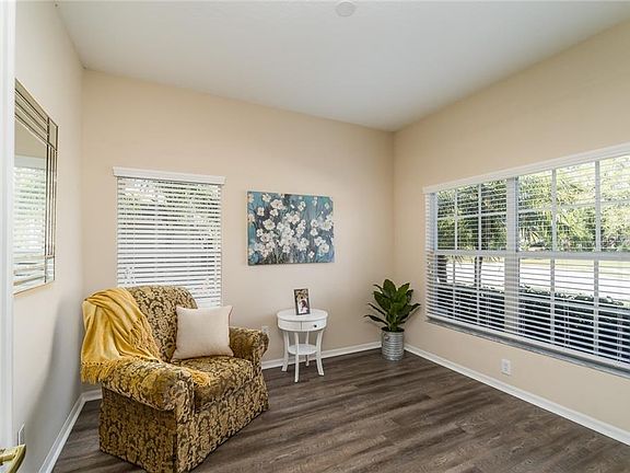 3rd image of 23726 Hastings Way
