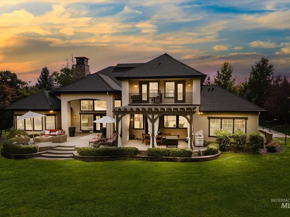 226 E Riversedge Dr, Eagle, ID 83616