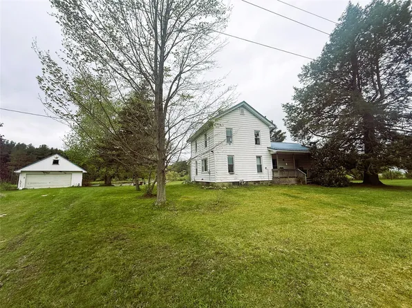 18953 Conneautville Rd, Conneautville, PA 16406