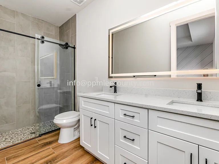 4157 NW 39th Ave — Photo 8