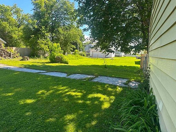 4th image of 129 W Hueber St
