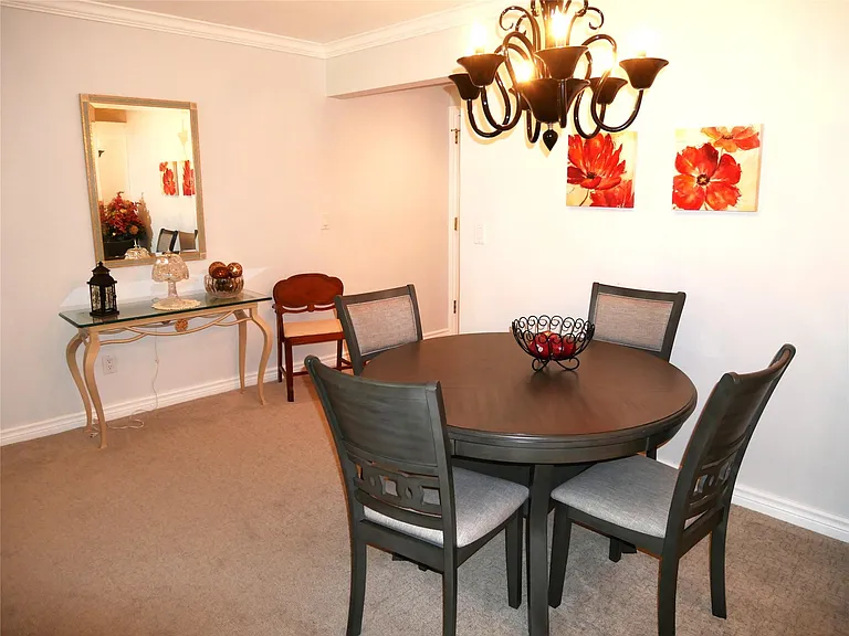 444 S Chester St #413 — Photo 17