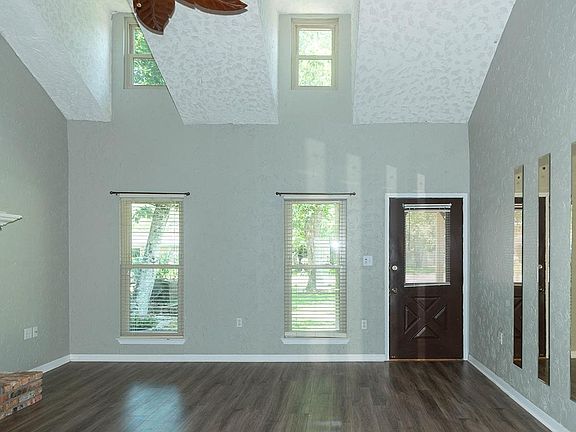 3rd image of 505 Softwood Dr