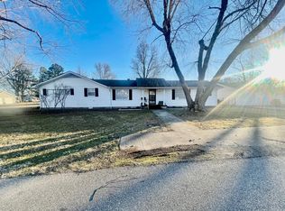 1000 S Cherokee St, Grove, OK 74344