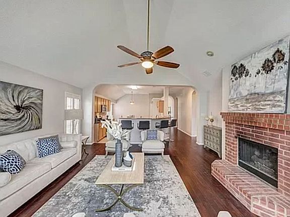 5th image of 5909 Vista Glen Ln
