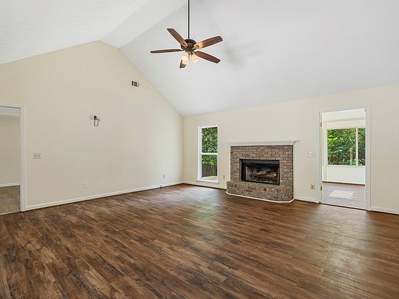 3rd image of 22 Lee Road 510