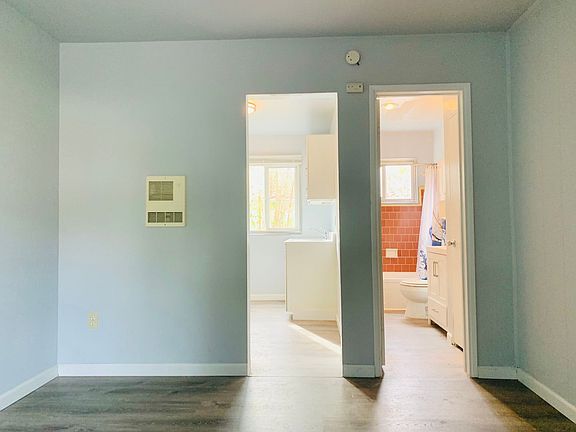 3rd image of 1527 Linwood St #5