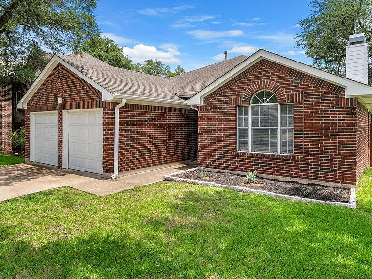 5900 Taylorcrest Dr — Photo 3
