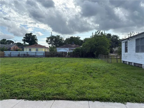 7754 Alabama St, New Orleans, LA 70126