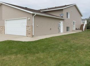 954 42nd Ave W, West Fargo, ND 58078