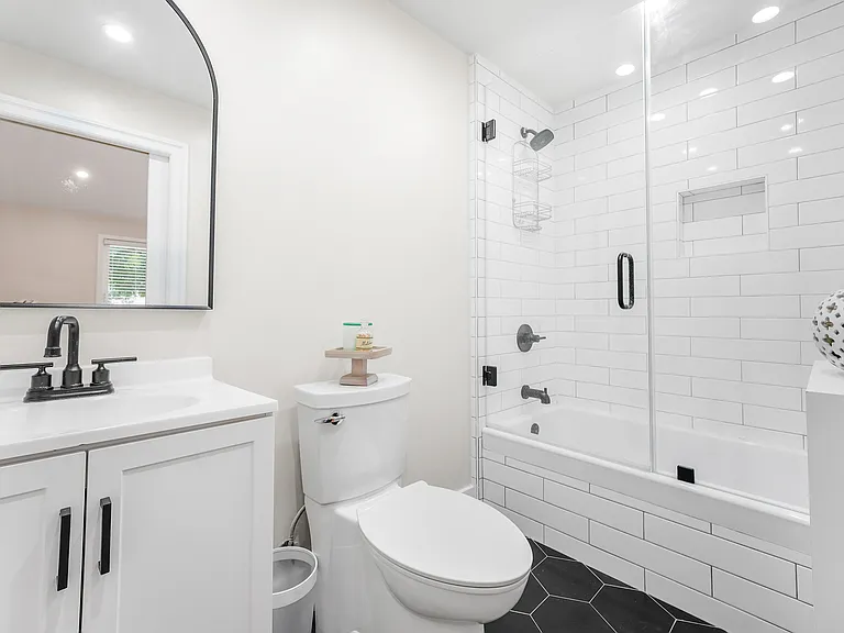1106 N Beachwood Dr #ADU — Photo 5
