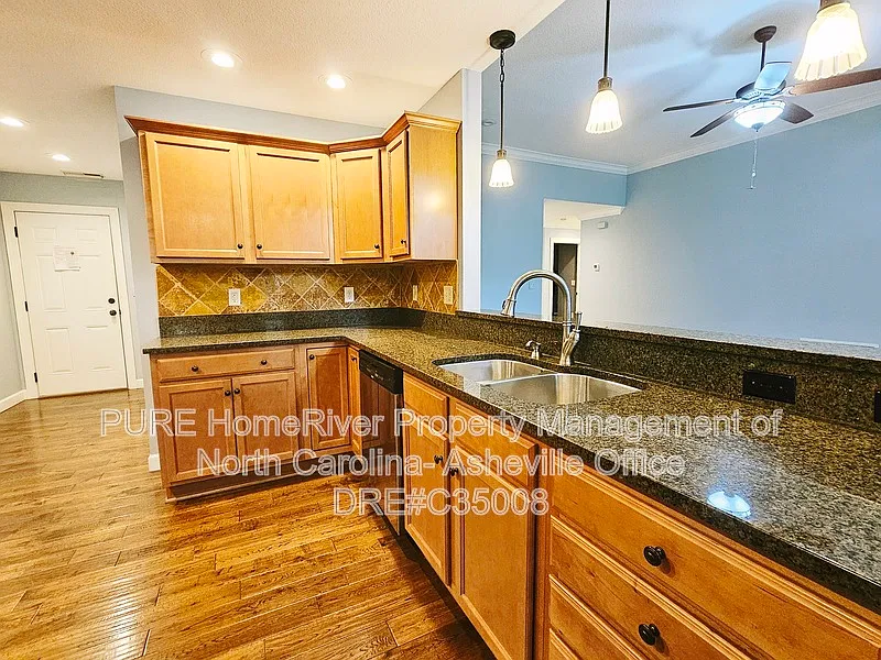 4 bed, 3.0 bath, $2,450 — Photo 4