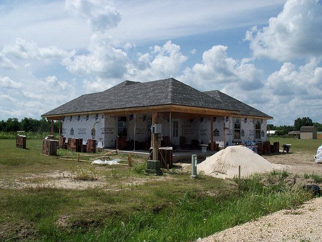 2nd image of 230 Landmark Dr