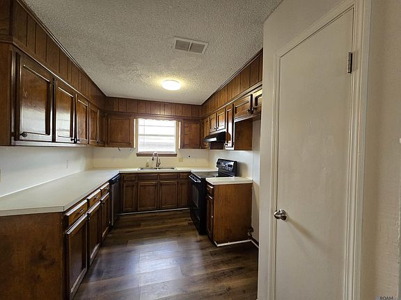 4th image of 8933 Baronne Dr