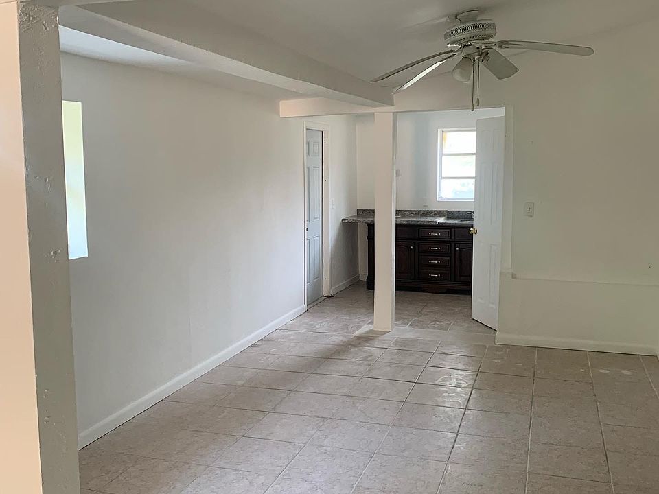 1st image of 1170 NE 149th St #2