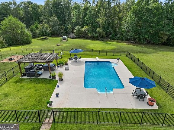 5th image of 760 Singley Dr