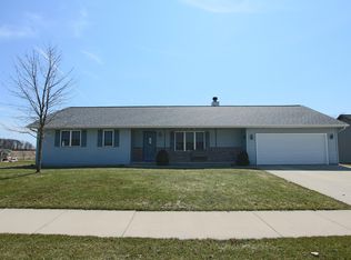 439 Oak Spring Dr, Lomira, WI 53048