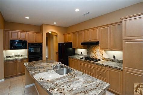 5th image of 77911 Desert Dr