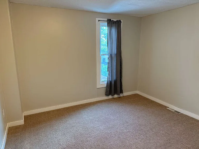 2124 Eastern Ave NE — Photo 26