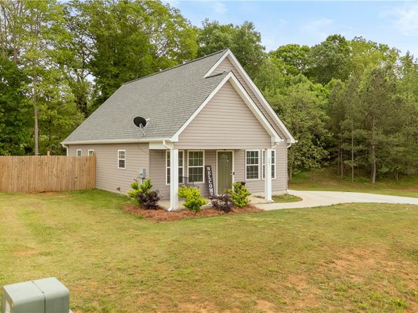 381 Deer Farm Pond Ln, Fair Play, SC 29643