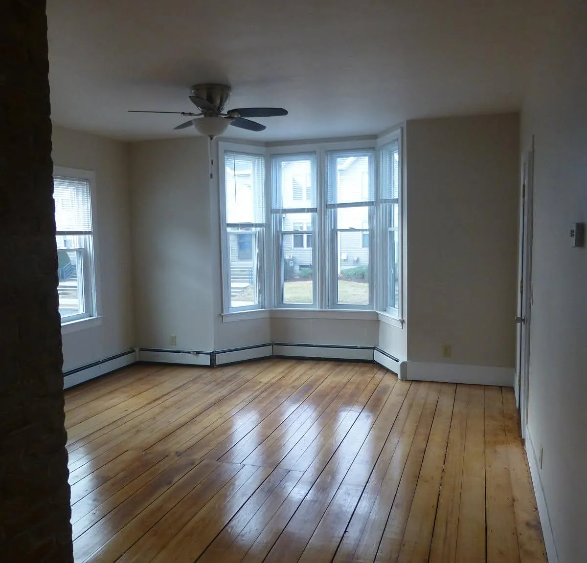 2 bed, 800 sqft, $1,900 — Photo 3