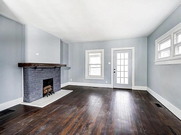 2nd image of 2432 Wayne Ave #2434