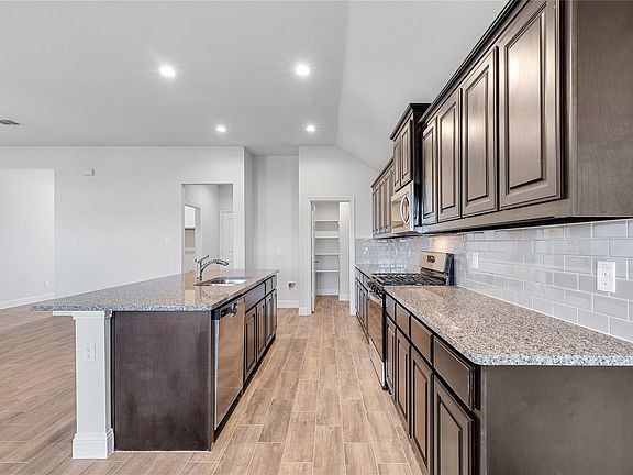 5th image of 5909 Lovills Creek St