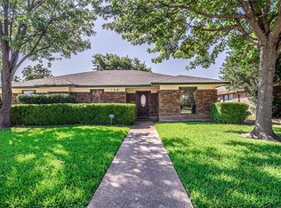 106 Willowcrest Dr, Garland, TX 75040