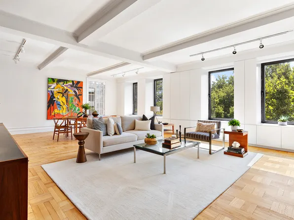 32 Washington Square West image 1 of 11