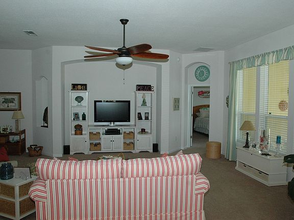 5th image of 213 Mahogany Bay Dr