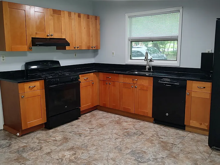 64 Washington Ave #B — Photo 3