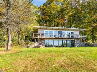 28 Airport Rd, Pittstown, NJ 08867