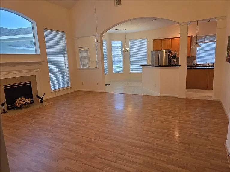 4306 Lakeside Meadow Dr — Photo 9