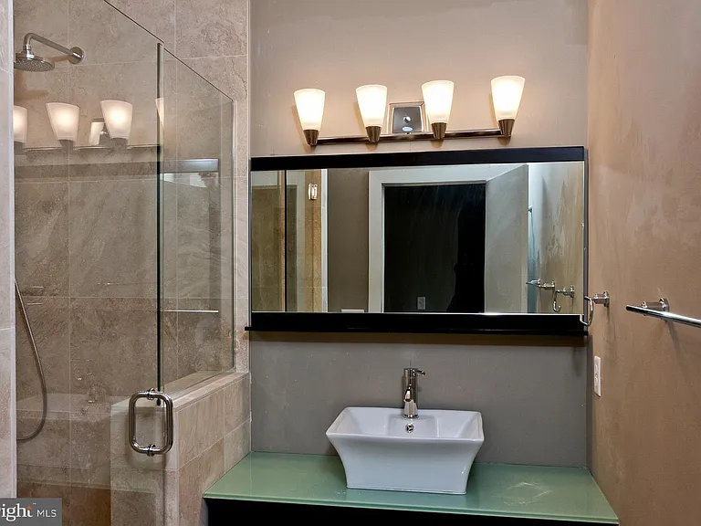 2547 Tilton St — Photo 7