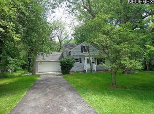 4113 Giles Rd, Moreland Hills, OH 44022
