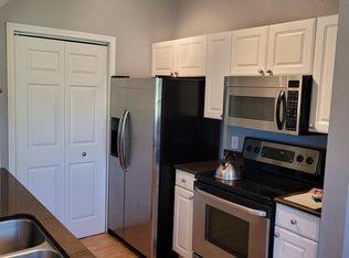 11616 Tomahawk Creek Pkwy APT F, Leawood, KS 66211