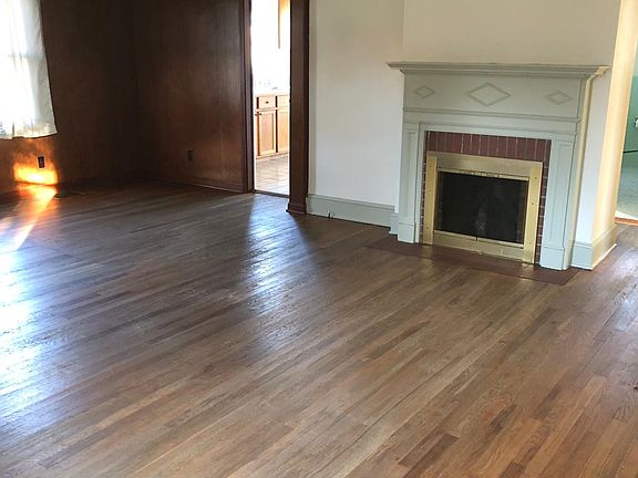 2nd image of 814 E Chilhowie Ave