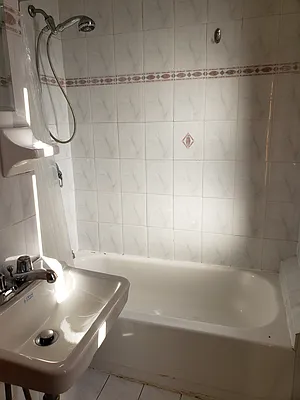 Rented by MCR Realty | media 7