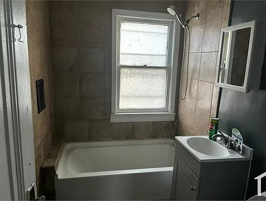 3 bed, 1100 sqft, $1,500 — Photo 4