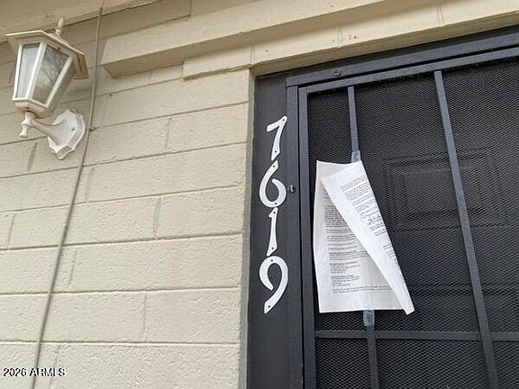 5th image of 7619 W CLARENDON Avenue