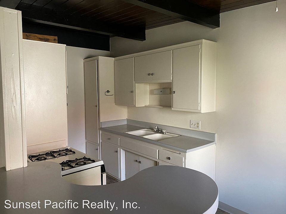 1st image of 4922 Santa Cruz Ave APT 7