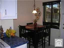 eat-in kitchen