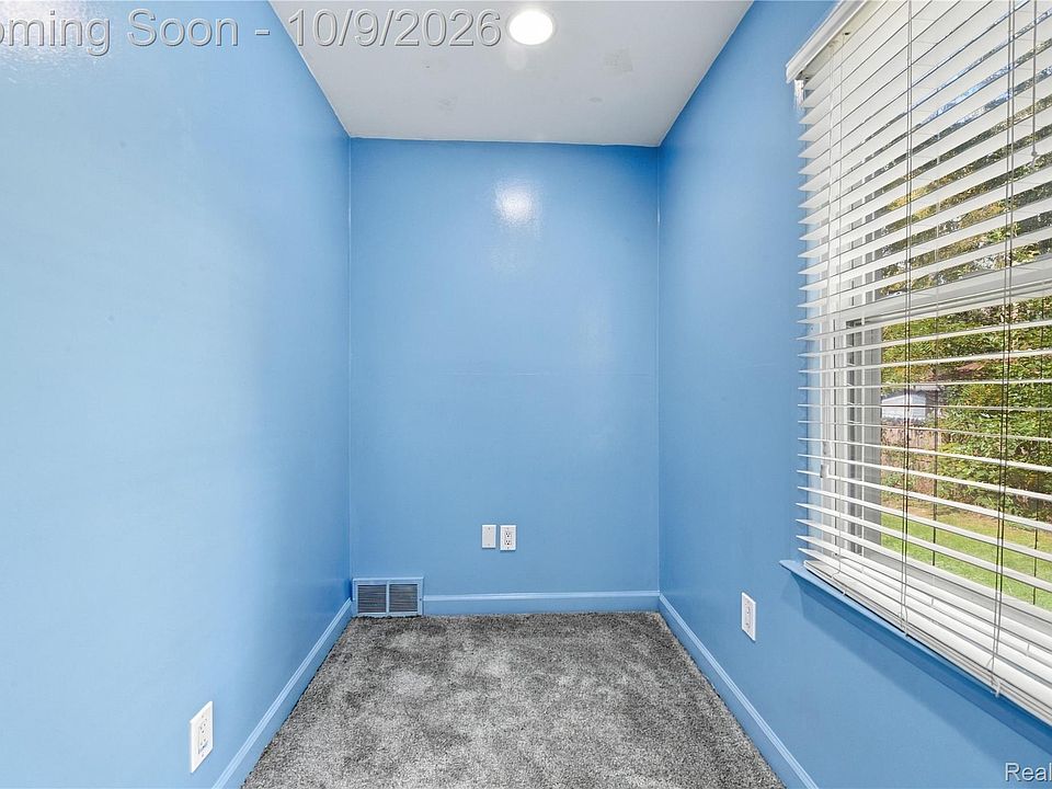 23095 Hill Ave, photo 18